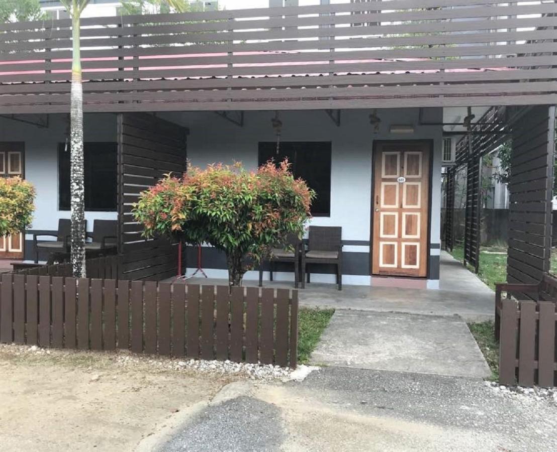 Adina Drive-In Motel Cenang - Managed By Shell Out Resort Pantai Cenang  Esterno foto