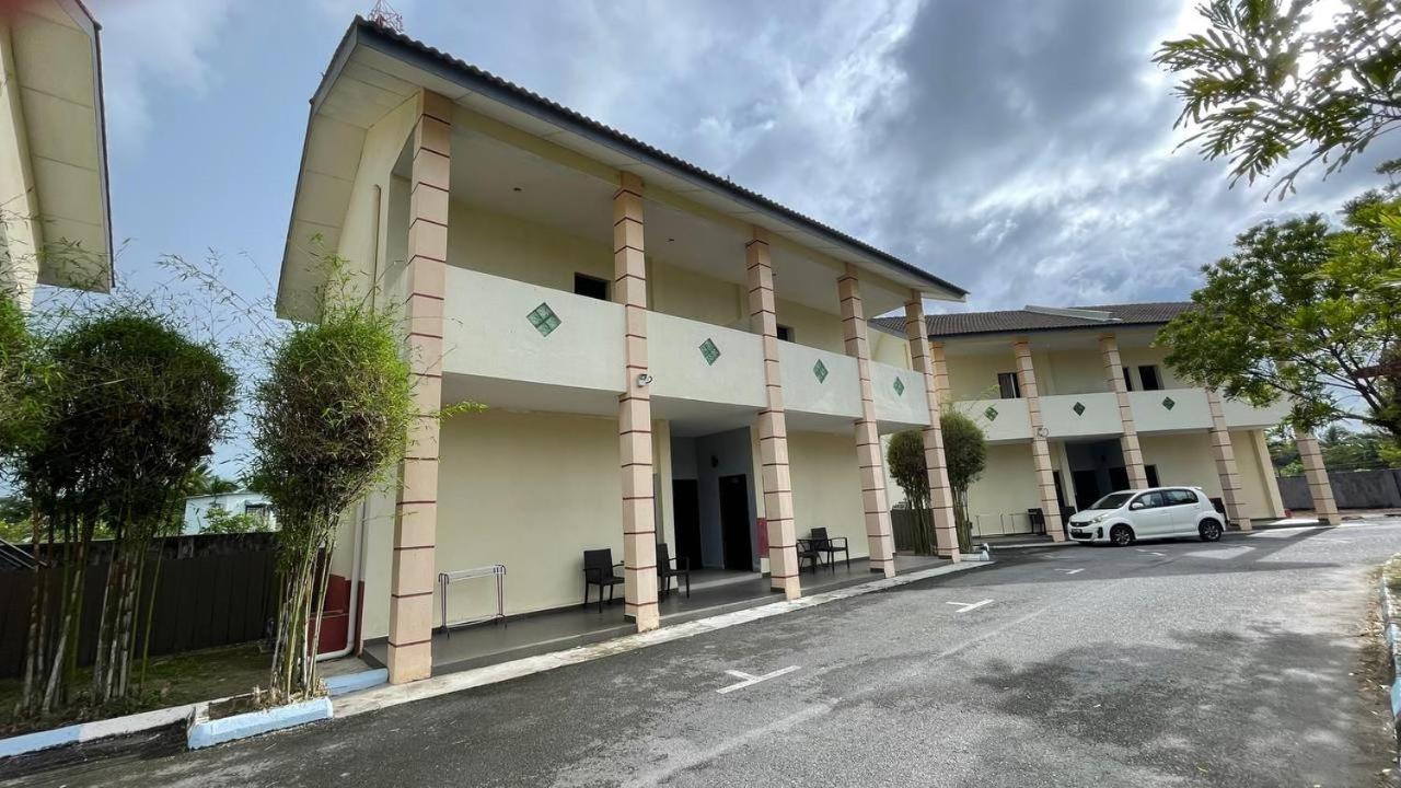 Adina Drive-In Motel Cenang - Managed By Shell Out Resort Pantai Cenang  Esterno foto
