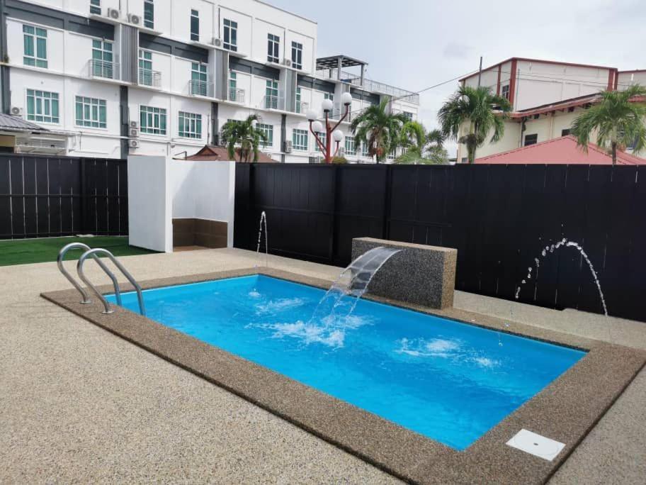 Adina Drive-In Motel Cenang - Managed By Shell Out Resort Pantai Cenang  Esterno foto